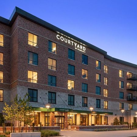 Courtyard By Marriott Houston Northeast Hotel Bagian luar foto