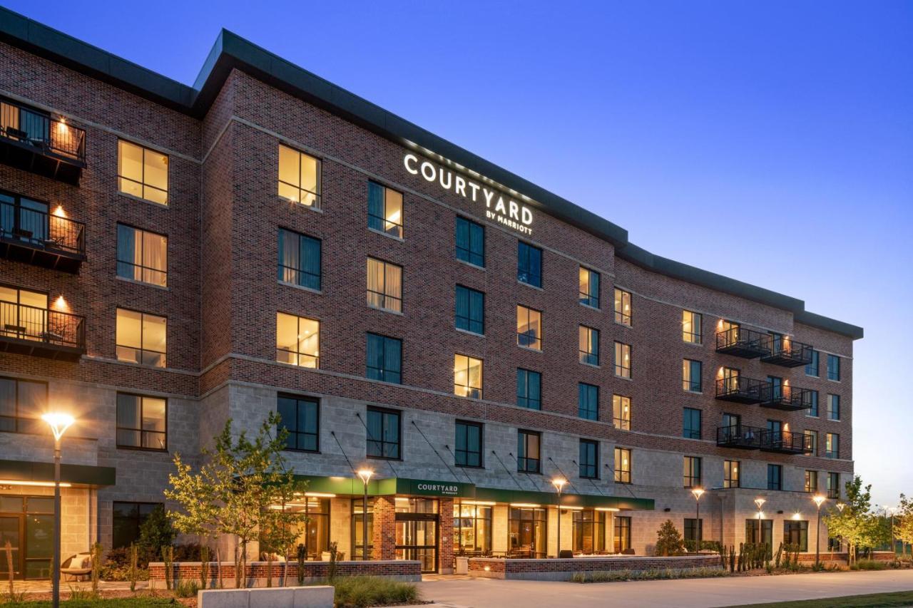 Courtyard By Marriott Houston Northeast Hotel Bagian luar foto