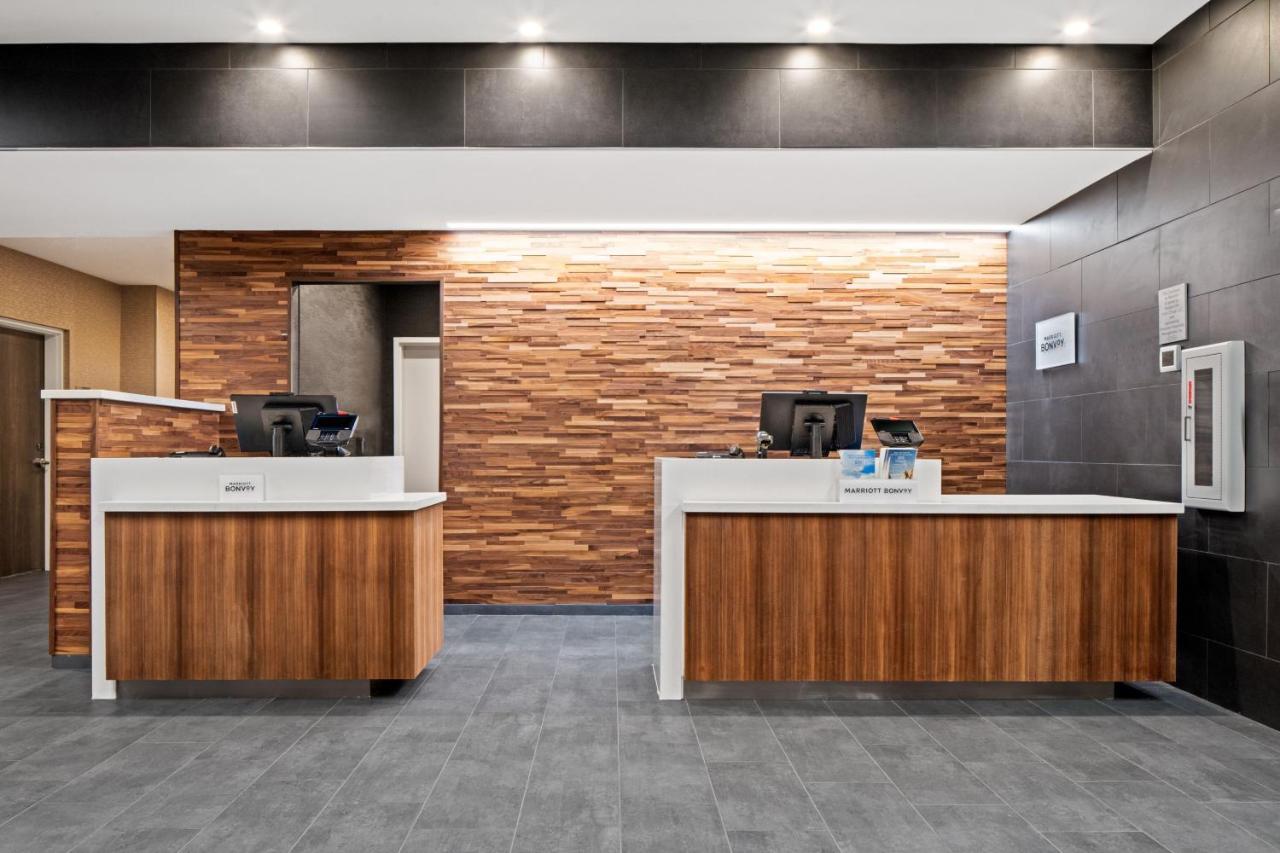 Courtyard By Marriott Houston Northeast Hotel Bagian luar foto