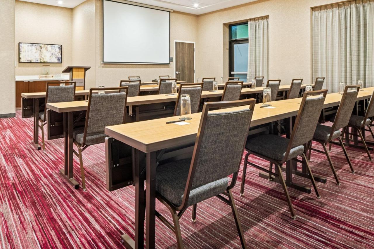 Courtyard By Marriott Houston Northeast Hotel Bagian luar foto
