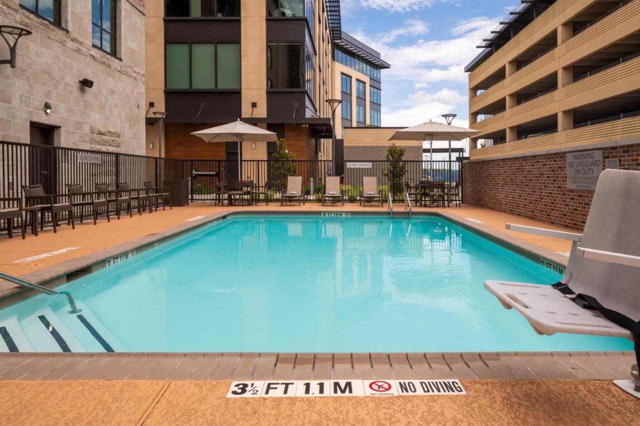Courtyard By Marriott Houston Northeast Hotel Bagian luar foto
