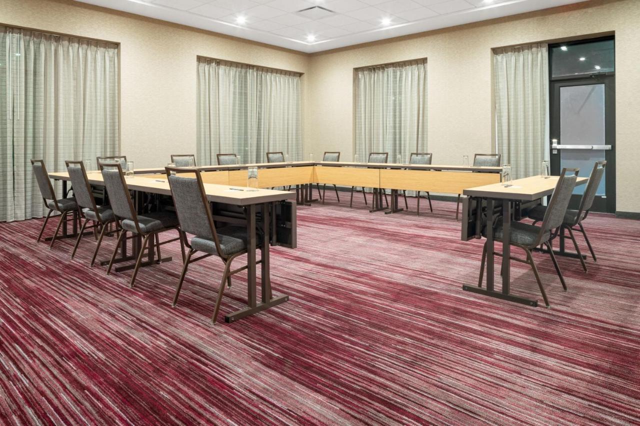 Courtyard By Marriott Houston Northeast Hotel Bagian luar foto